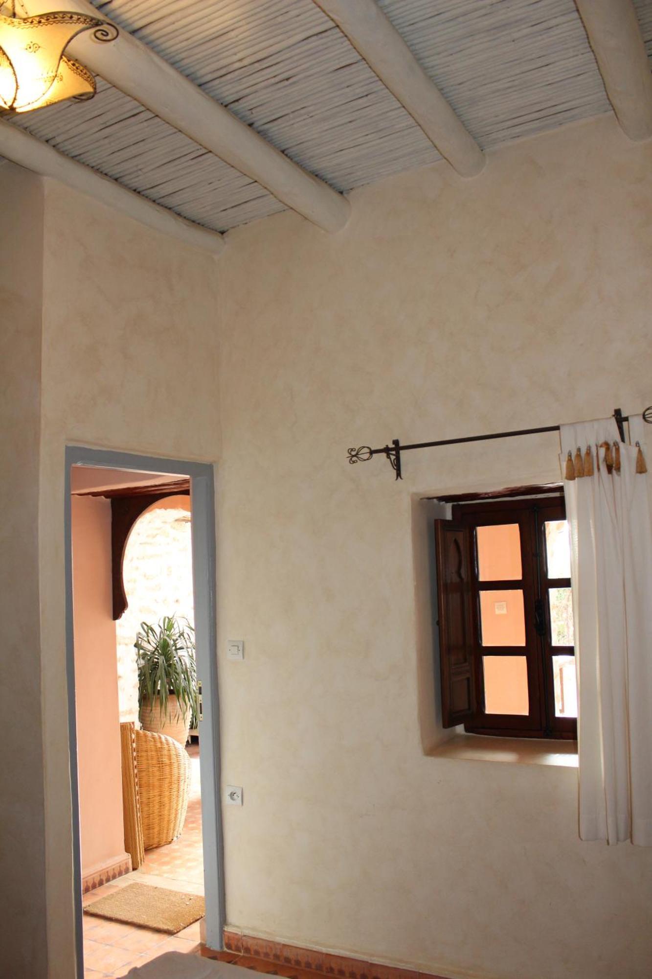 Riad Sanam As-Sawíra Pokoj fotografie